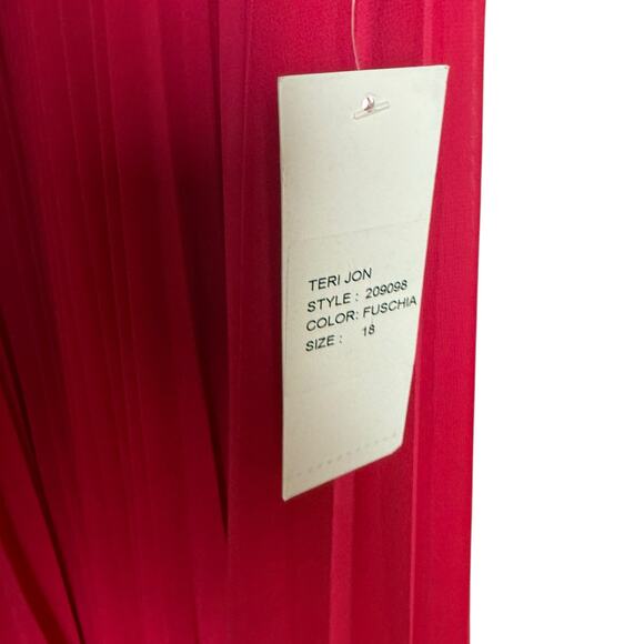 Teri Jon by Rickie Freeman Fuchsia Chiffon Pleated V-Neck Long Sleeve Gown 18 - Picture 11 of 16